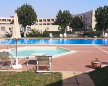 Villetta A Schiera In Villaggio Metatur Métaponte Extérieur photo
